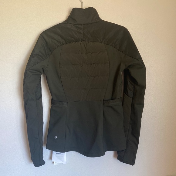 🍓SOLD NWT Authentic Lululemon down for it all - Picture 4 of 6